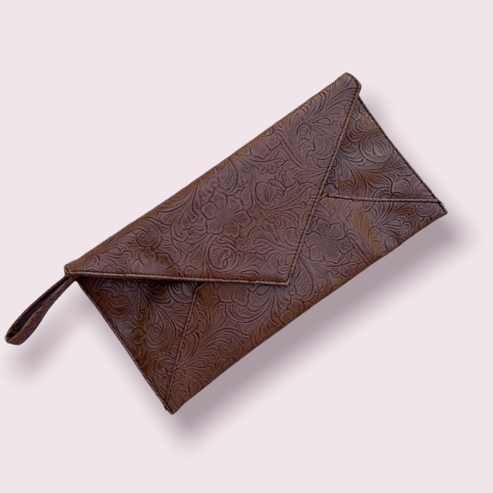 {UO} Kimchi Blue Floral Embossed Envelope Wristlet Clutch